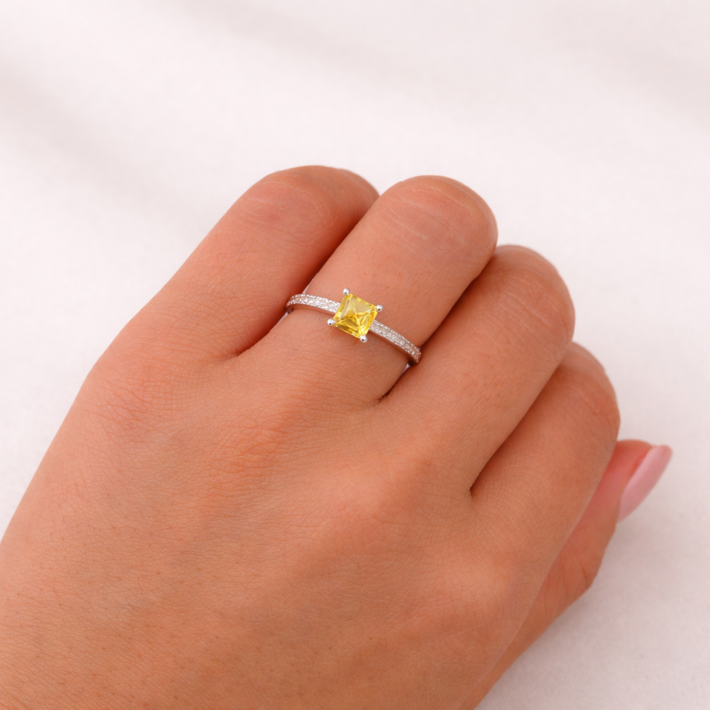 Anillo piedra amarilla